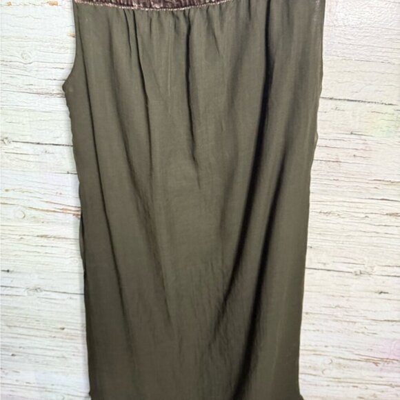 Banana Republic Dark Green V-Neck Dress size 4 - Picture 6 of 7